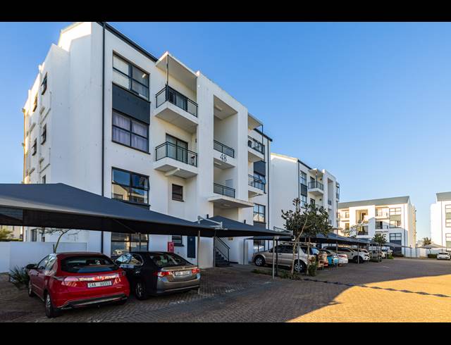 1 BEDROOM APARTMENT FOR SALE IN SANDOWN